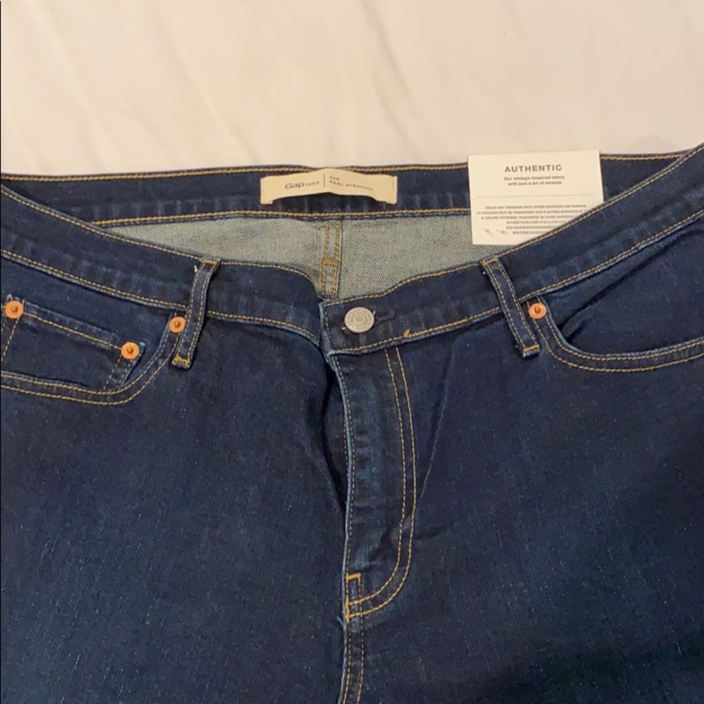 NWT Gap jeans size 33R